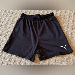 Puma boys size large shorts in black